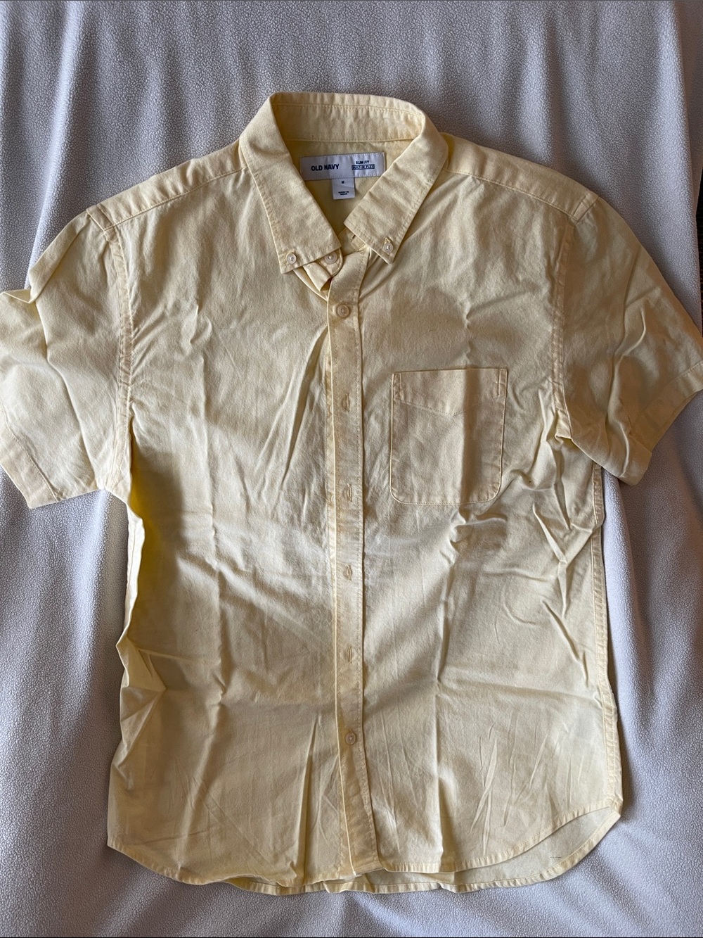 Old Navy Short-Sleeve Button-Down Shirt in Pale Yellow Slim Medium